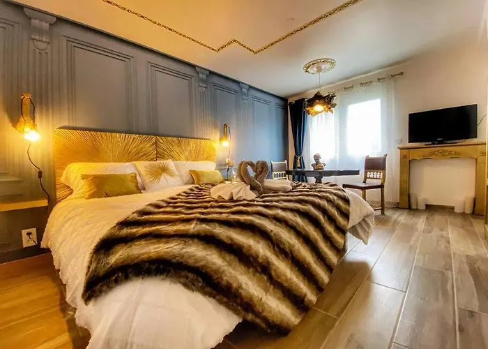 Lux Le Marquis