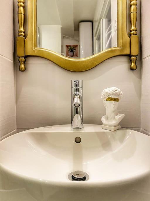 Lux Le Marquis
